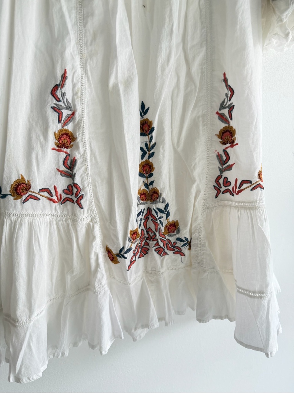Free People Women's White Pavlo Floral Embroidery Ruffle Mini Dress 8244 - Picture 4 of 9